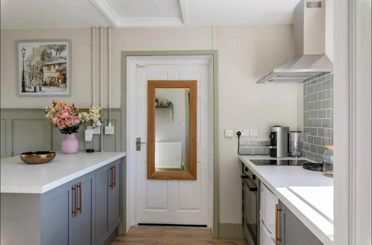 Seaview 1 Bed Open Condo - Free Parking Brighton Екстер'єр фото