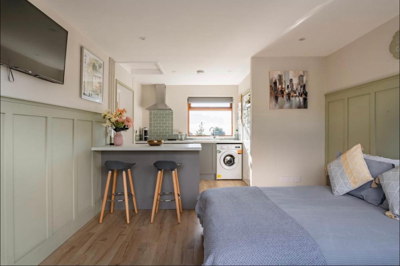 Seaview 1 Bed Open Condo - Free Parking Brighton Екстер'єр фото