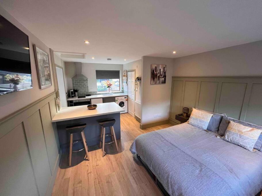 Seaview 1 Bed Open Condo - Free Parking Brighton Екстер'єр фото